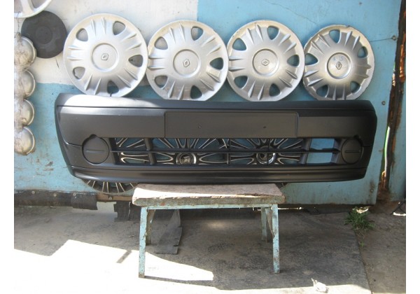 Бампер передній з накладками і губою Renault Kangoo, 03-08, 8200152587, 7701056418 *